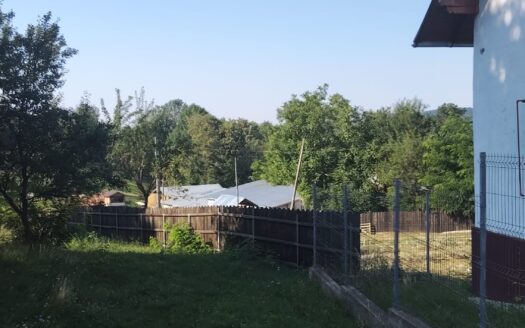 Prahova-Comarnic, Podul Lung, stradal, teren imprejmuit